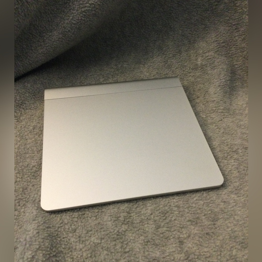 Apple Magic Trackpad 1 Model A1339 silver